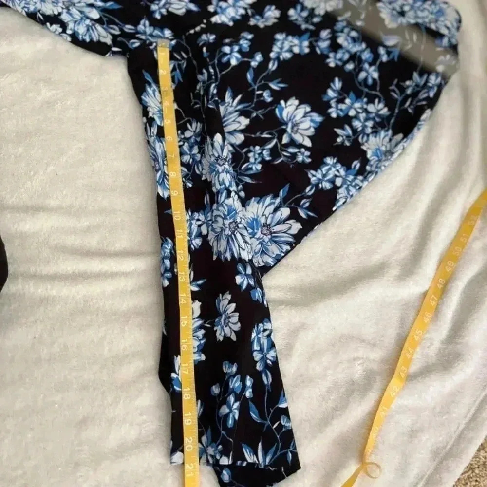 Counterparts Woman pants size 22w with blue flowers - Picture 5 of 7